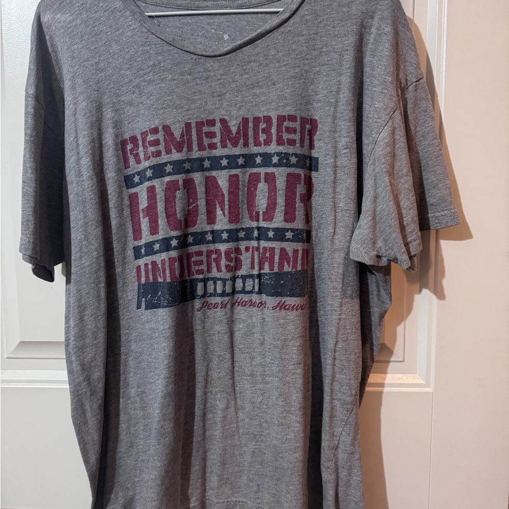 Gray Graphic T-Shirt with Red and Blue Print